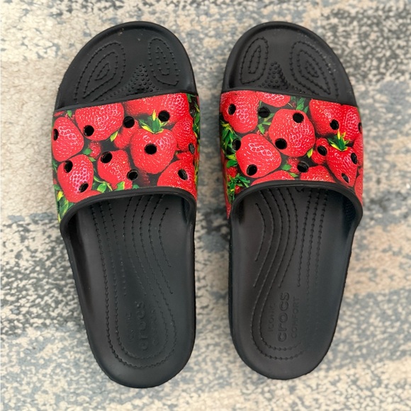 Crocs Red Strawberry Print Slides - Picture 1 of 6